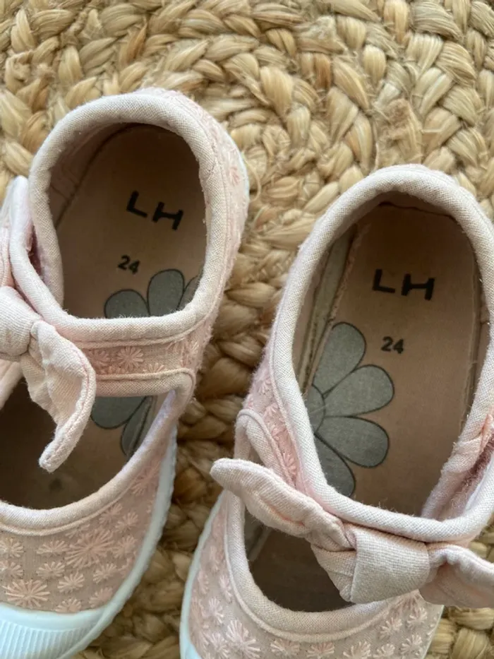 Chaussures, La halle  pointure 24 - photo numéro 2