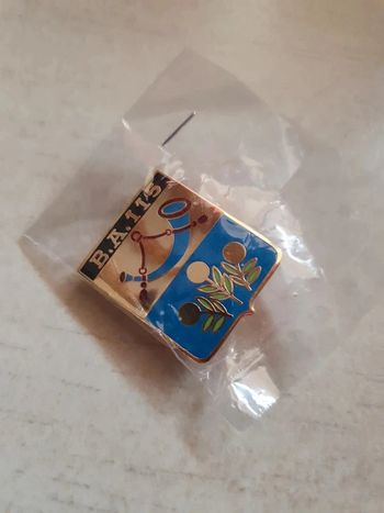 Broche BA 115