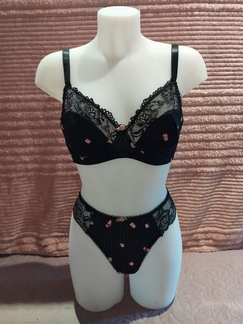 Ensemble sous vêtements noir petite fleur