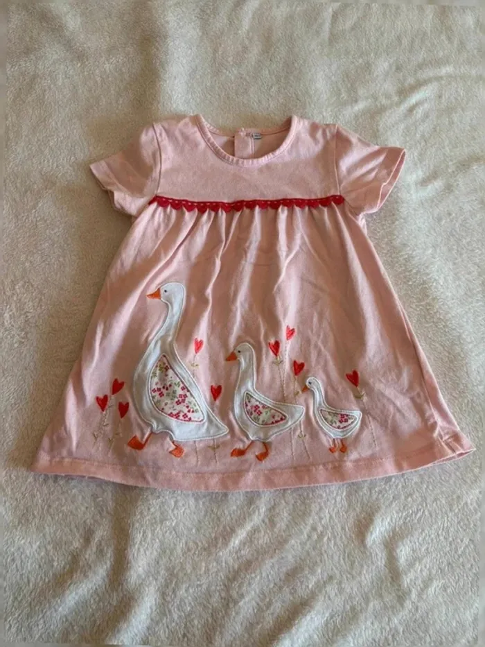 Robe rose bébé 18 mois avec jolis motifs oies et cœurs - photo numéro 2