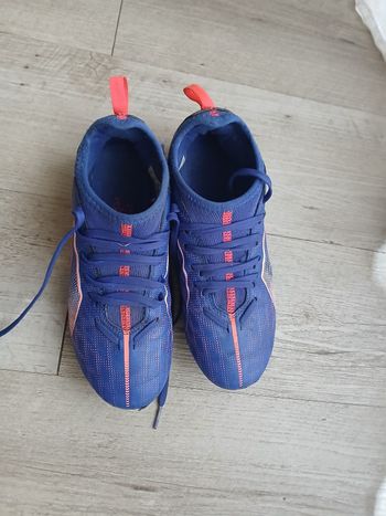 Chaussures de foot à crampon moulé Puma pointure 35