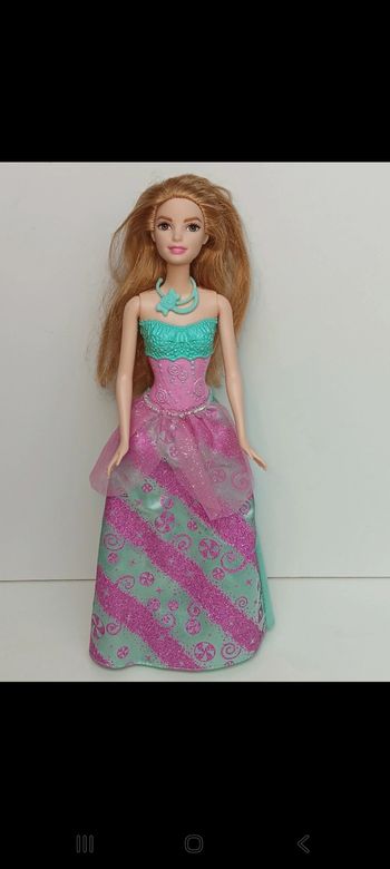 Poupée mattel Barbie Dreamtopia Princesse Bonbons DHM54
Poupée et ensemble compris