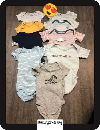 Lot de 9 bodies pour bébé taille 6mois 🧸