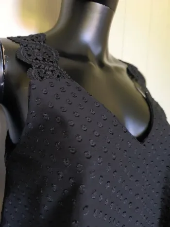 Débardeur en dentelle noir 107 937