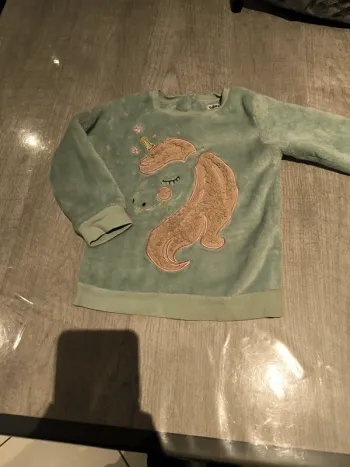 Pull chaud licorne