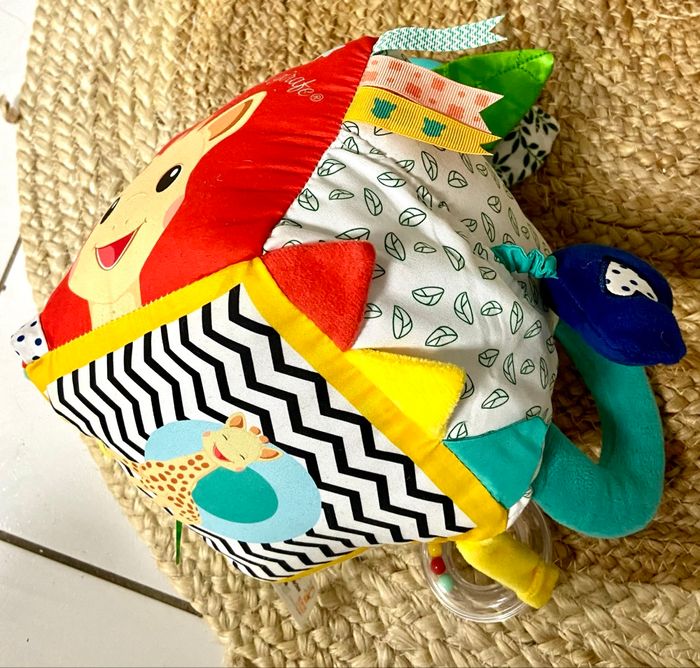 Maxi cube sensoriel Sophie la girafe - photo numéro 3