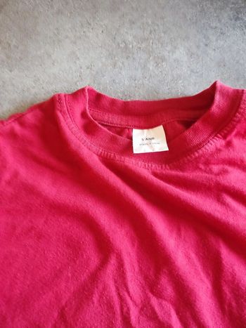 tee shirt rouge bordeaux 5 ans