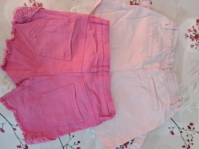 Lot de 2 jolis shorts rose et fushia avec broderie - T 9 ans - Kiabi et U essentiel - photo numéro 3