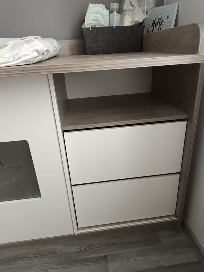 Vend chambre complète pour bébé. Lit évolutif - photo numéro 5