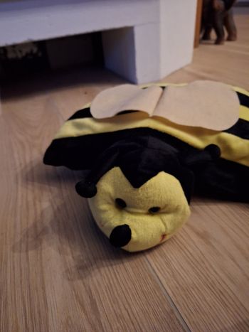 Coussin enfant décoratif abeille