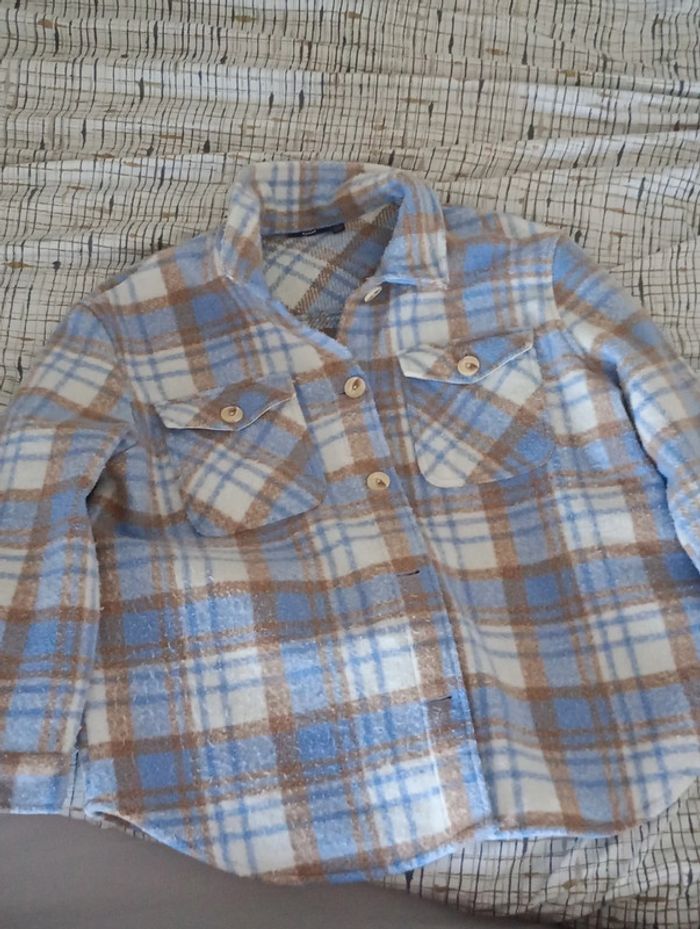 Sur chemise - photo numéro 2