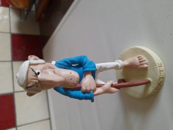 Figurine Triple-Patte 