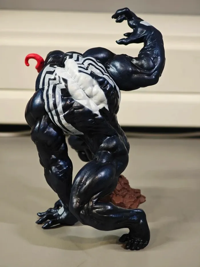 Figurine Venom 14cm neuve avec boîte - photo numéro 4