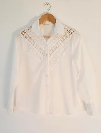 Magnifique chemise blanc avec broderie taille M