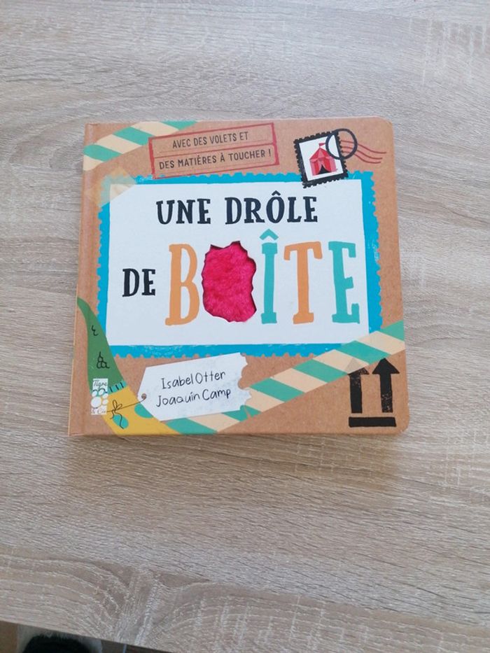 Livre drôle de boîte