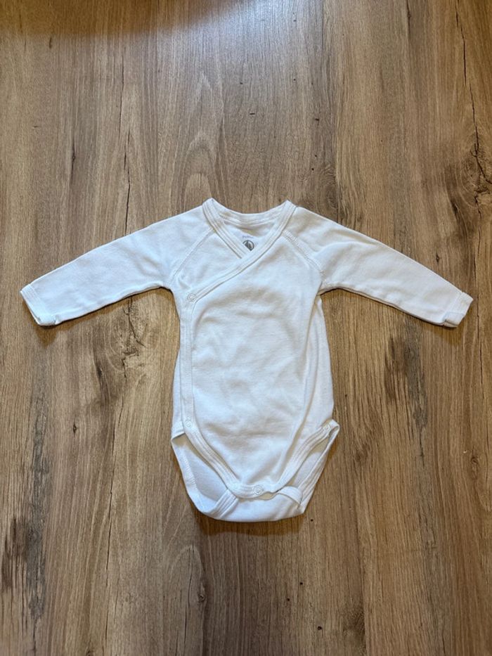 Lot 3 bodies blancs manches longues Petit Bateau/Cyrillus 3 mois - photo numéro 5