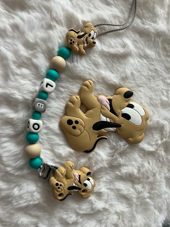 Attache tétine personnalisé pluto