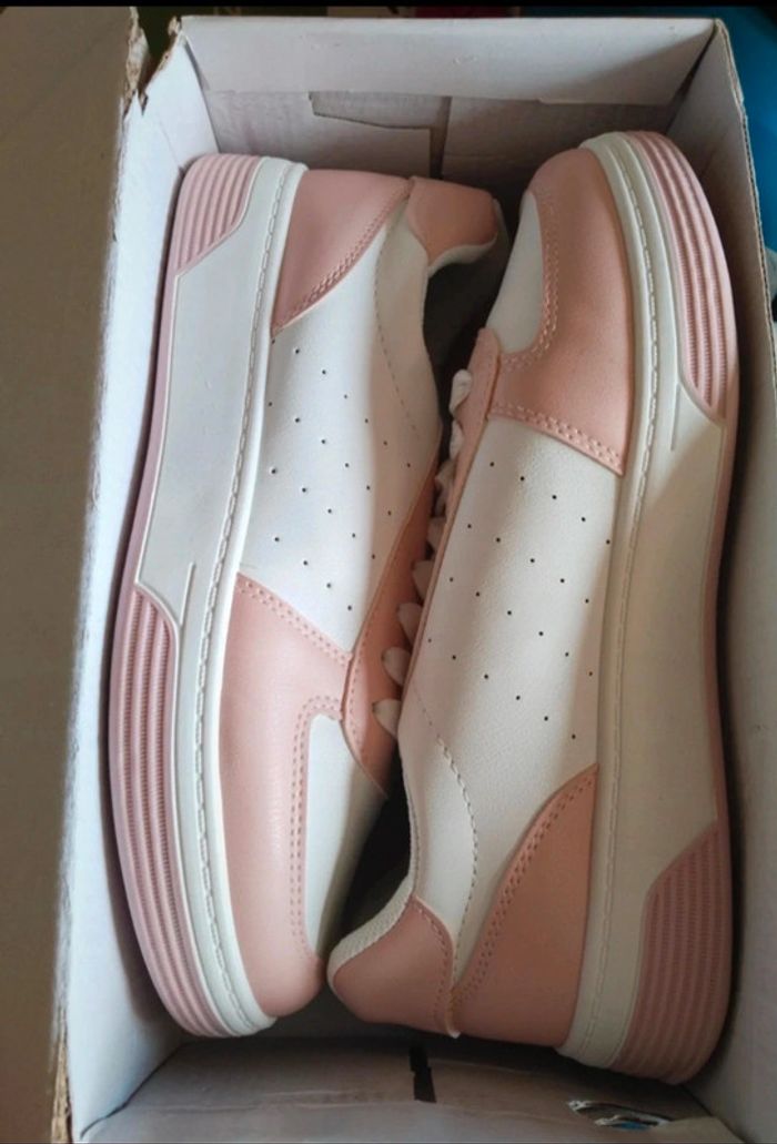 Baskets grosse semelle femme pointure 39 - photo numéro 4