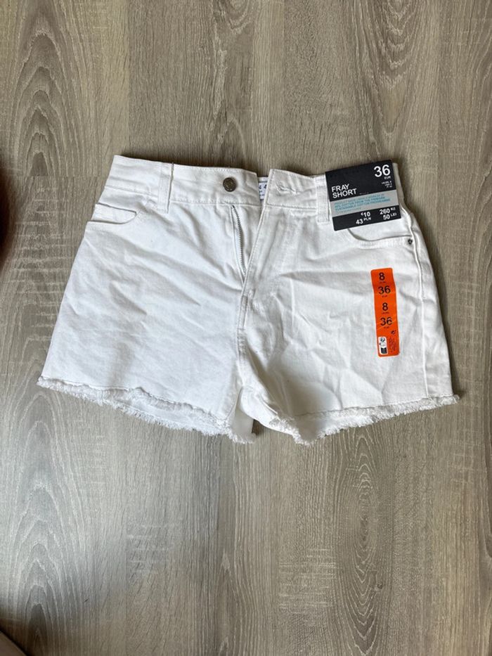 Short blanc taille 36 - photo numéro 3