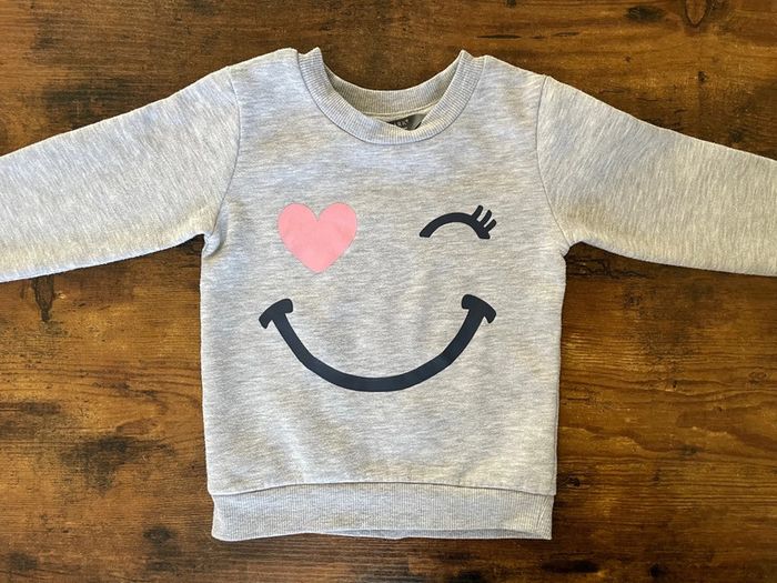 Sweat gris avec smiley