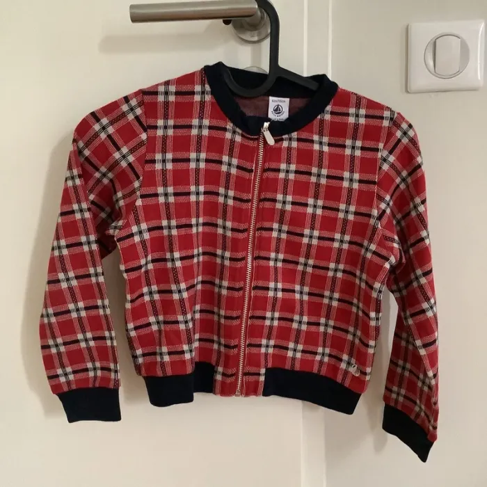 Gilet zippé 6 ans très bon état Petit bateau