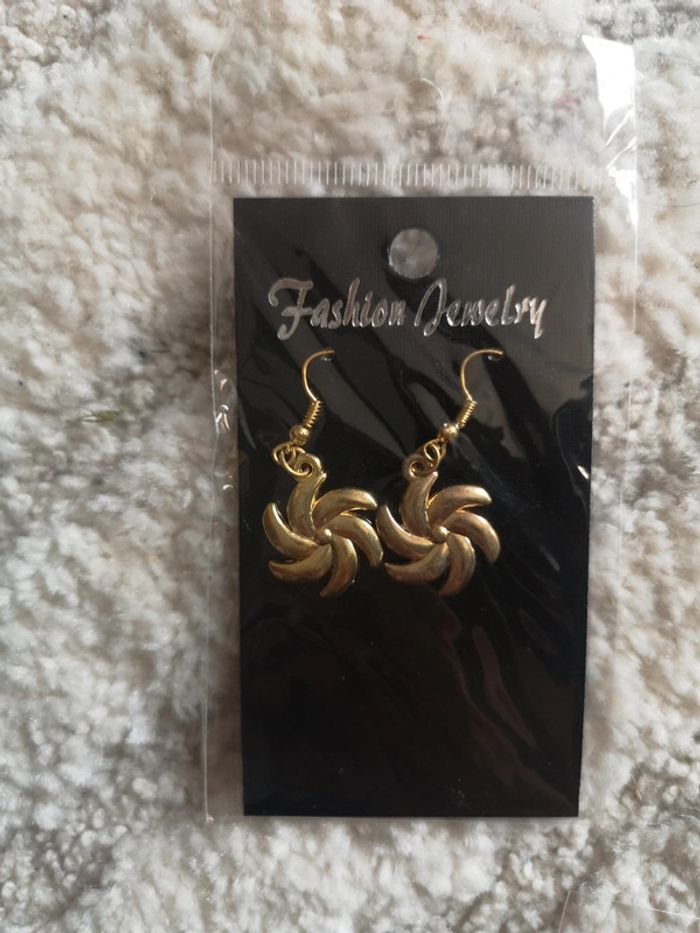 Petites boucles d'oreilles spirales