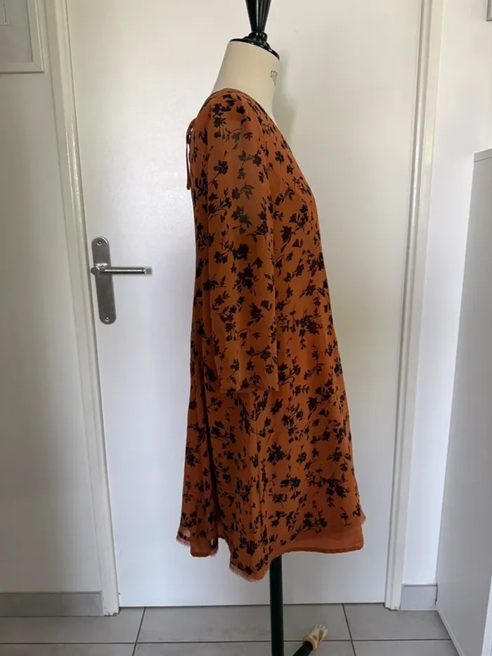 Robe Kimchi Blue taille 36/38 - photo numéro 2