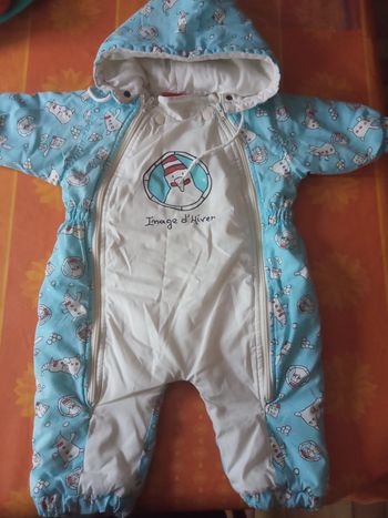 Jolie petite COMBINAISON "Kiabi" pour bébés en taille 12 mois