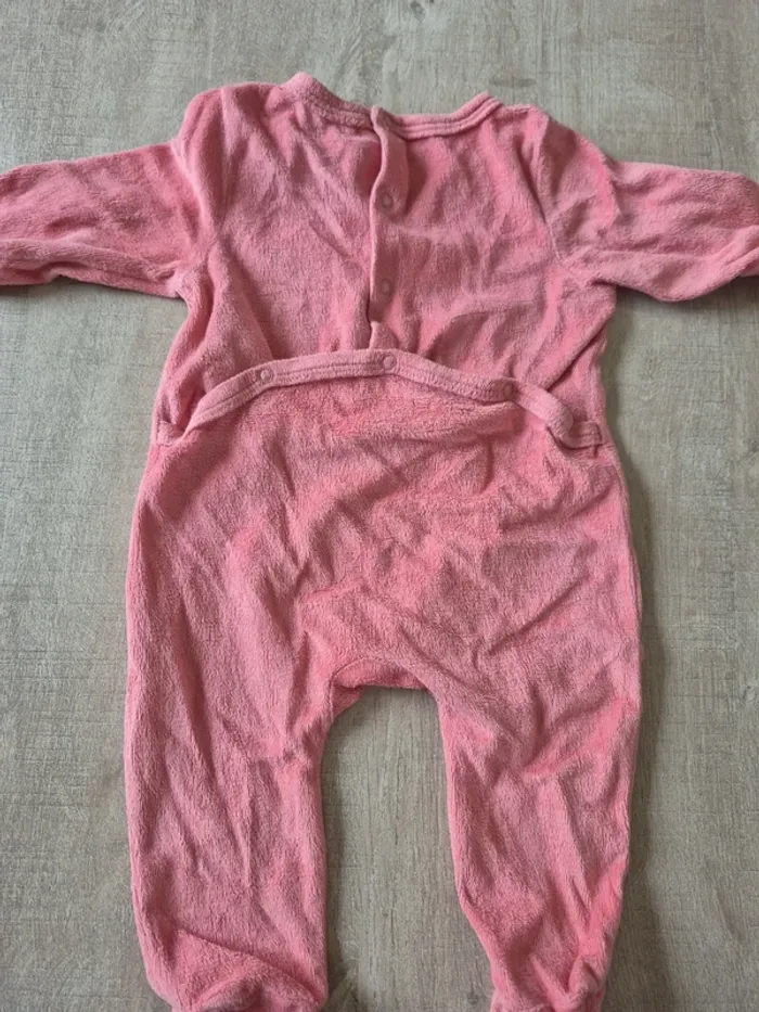 Pyjama sourire - photo numéro 3