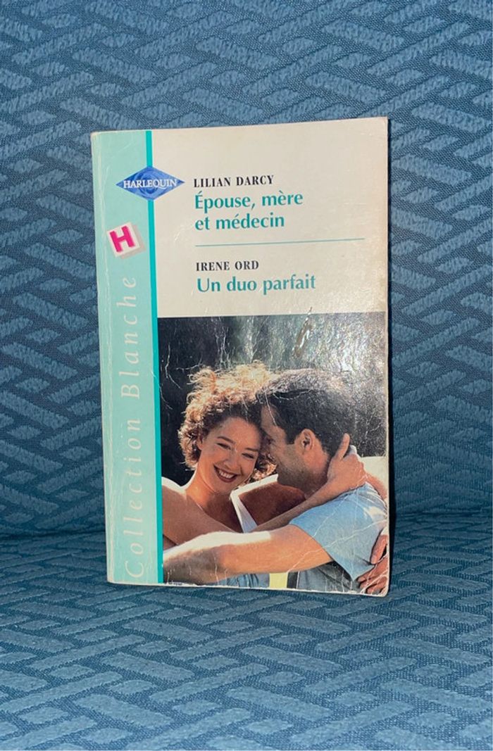 1 livre = 2 romans. Thème médical.