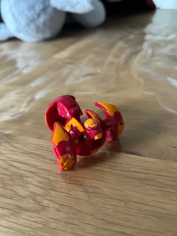 Bakugan Gorthion Red Pyrus Battle Planet B200