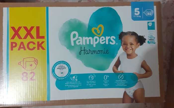Couches Pampers harmonie