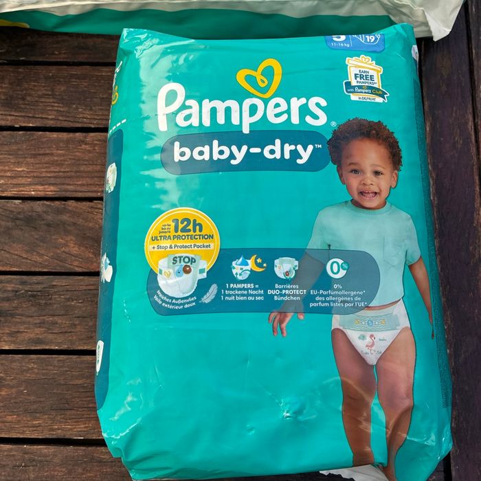 Couches pampers taille 5 neuf