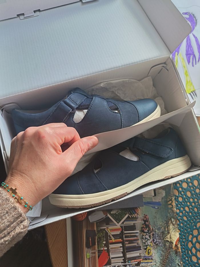 Paires de chaussures - photo numéro 4