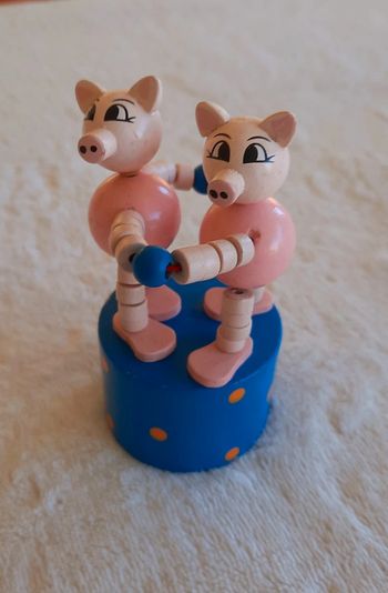 Figurine en bois articulée