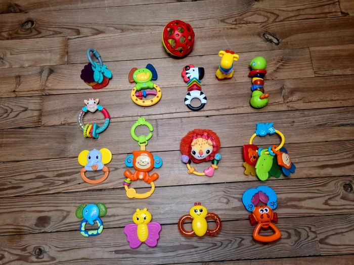 Lot de 15 jouets premier âge