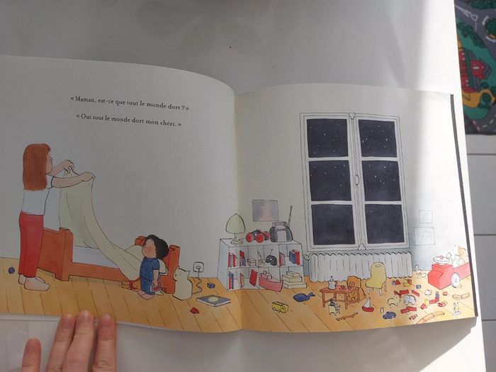 Livre (Tout le monde dort?) - photo numéro 2