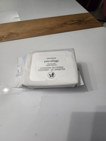Lingettes nettoyantes Younique neuves