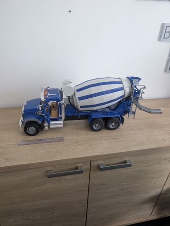 Camion xl toupie bruder 