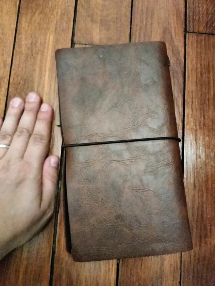 Cahier en cuir - photo numéro 2