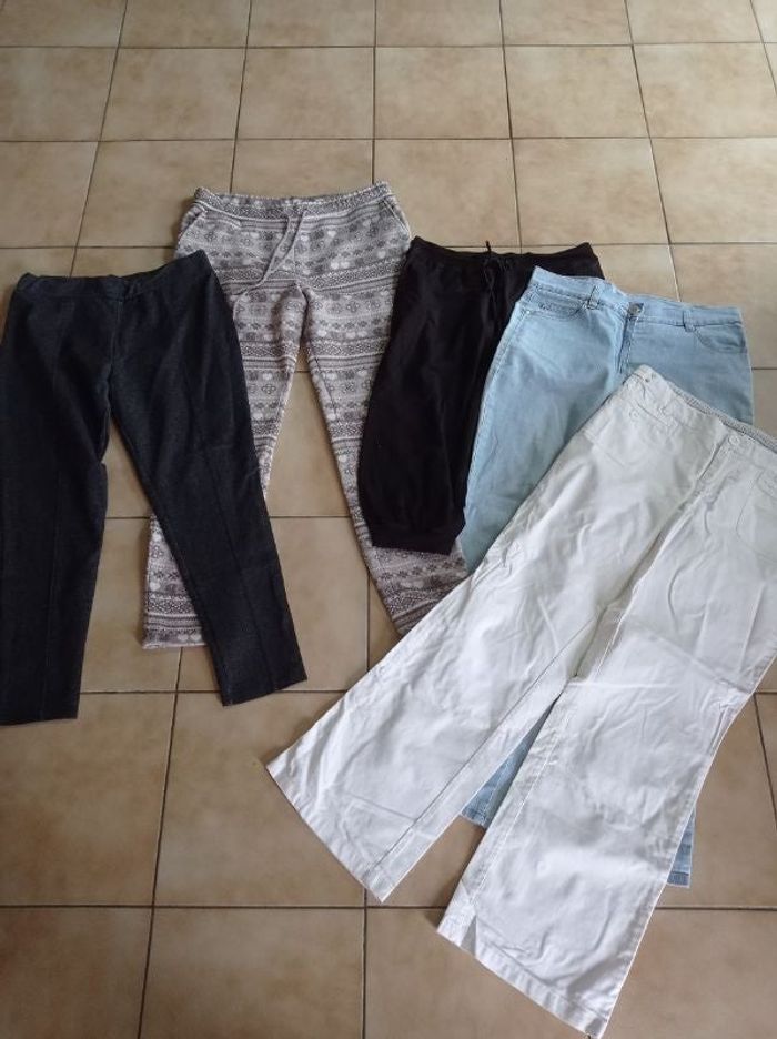 Lot de 5 pantalons T. 42 (Undiz, Esprit)