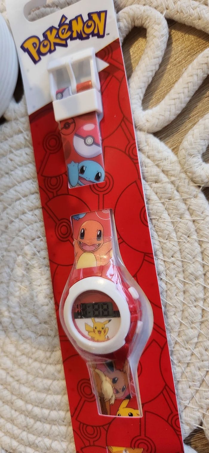 Montre Pokemon Rouge Neuve - photo numéro 2