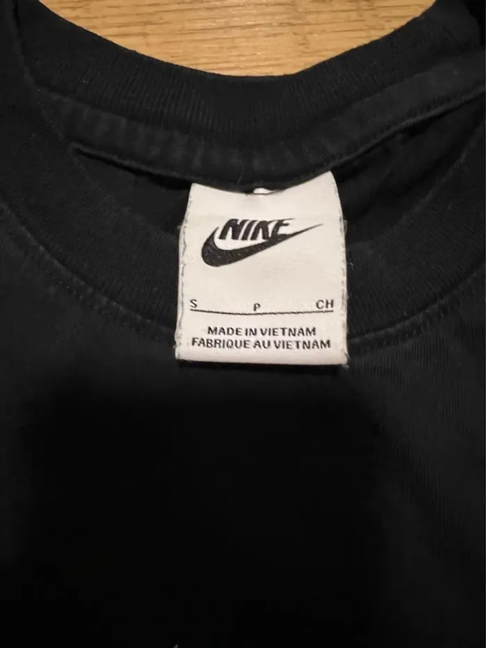 T shirt Nike air blanc et noir taille s - photo numéro 4