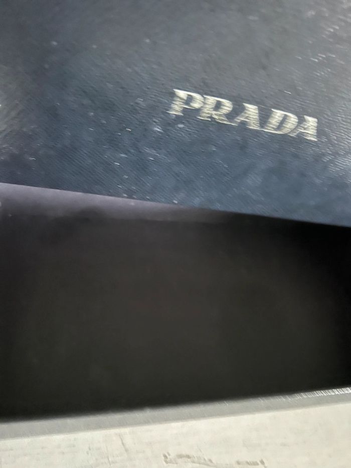 Boîte prada - photo numéro 3