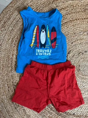 Ensemble 2 pieces plage piscine ou pyjama Tissaia 6 ans neuf