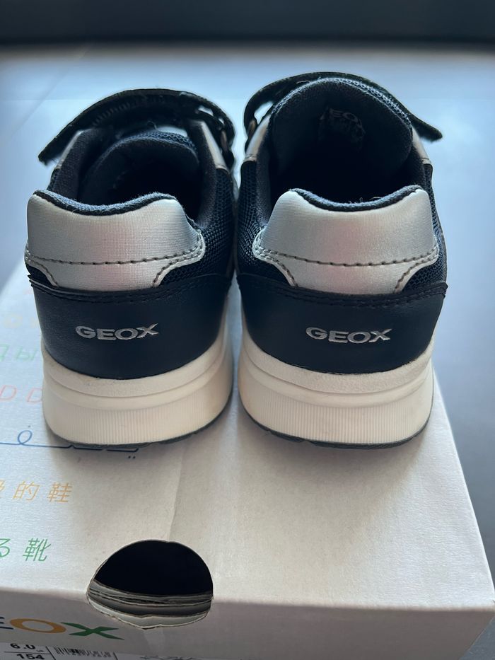 Baskets Geox taille 23 - photo numéro 3
