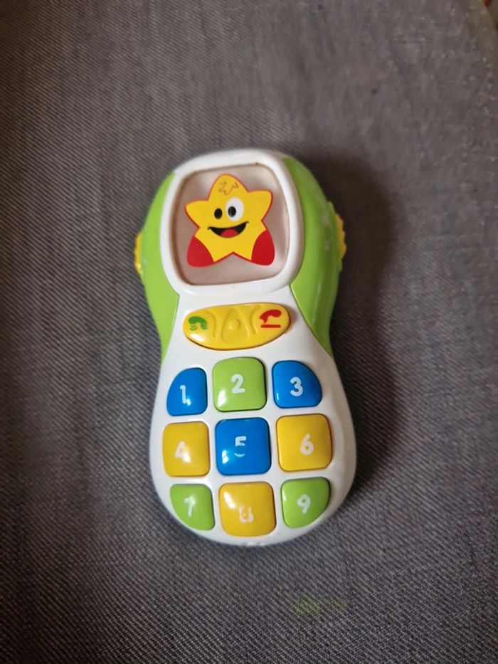 Téléphone musical bébé - photo numéro 2