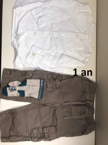 Lotpantalon, chemise et chaussettes 12 mois