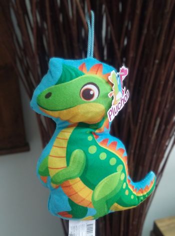 petit dinosaure peluche