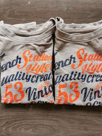 2 Tee-shirts identiques